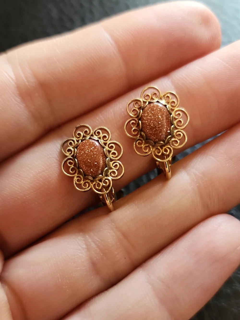 VTG Goldtone Filigree Clip Earrings with Brown Goldstone Cabochons - Picture 2 of 7